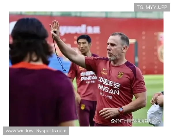 中国足球队备战世界杯预选赛全力以赴 新帅调整战术打法力求突破